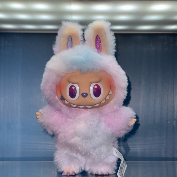 POP MART: LUCK LABUBU from THE MONSTERS Big Into Energy Series - Picture 2 of 5